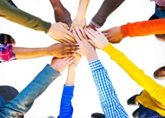 5 Ways helping others can actually help your Business